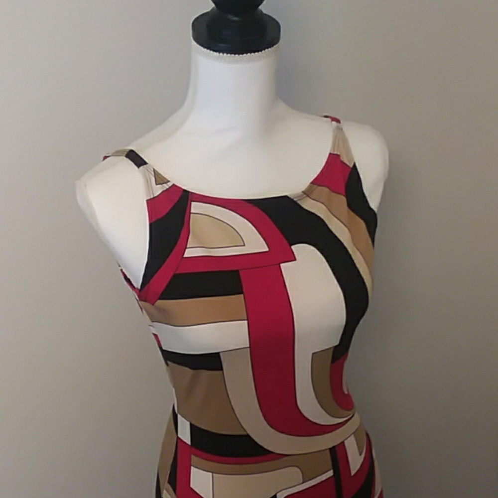 STRETCHY GRAPHIC DESIGN DRESS - Picture 3 of 3